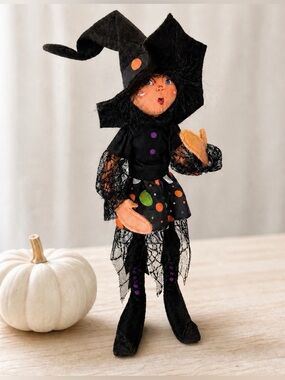 Annalee Spooky Dot Witch Doll 17” Halloween Decor Polka Dot 2014